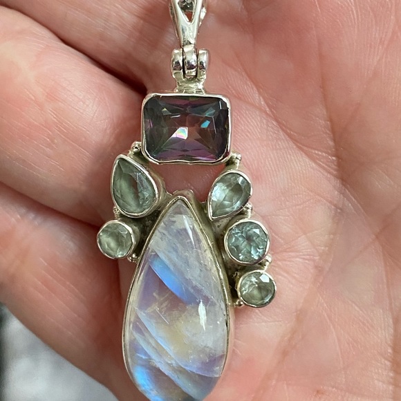 Gorgeous rainbow moonstone garnet and quartz sterling pendant - Picture 2 of 6